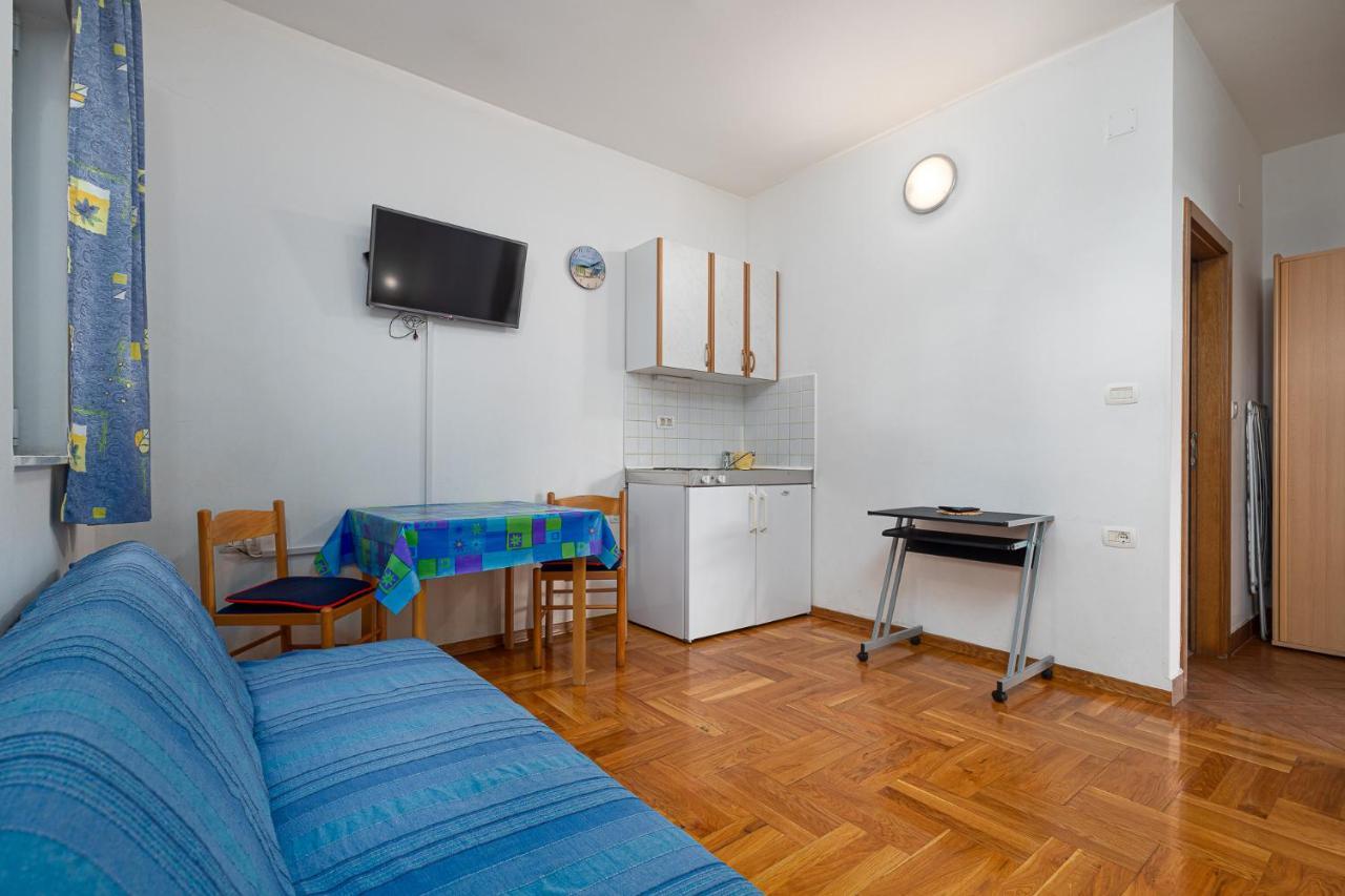 Ferienwohnung House Laura 200M From The Beach And The Center Poreč Exterior foto