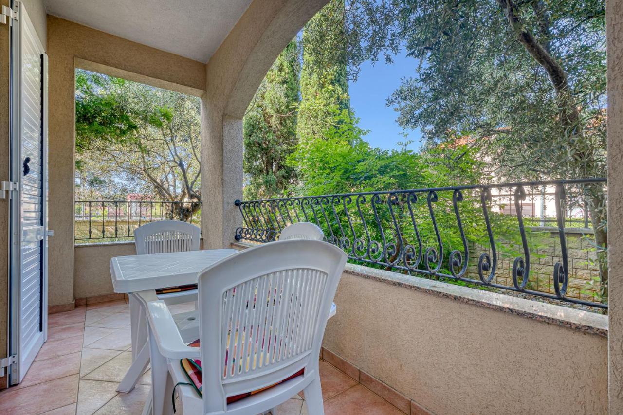 Ferienwohnung House Laura 200M From The Beach And The Center Poreč Exterior foto