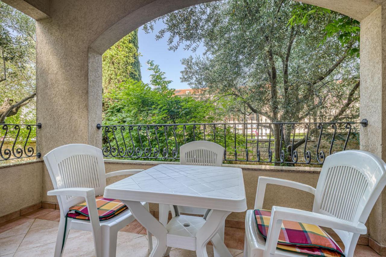 Ferienwohnung House Laura 200M From The Beach And The Center Poreč Exterior foto